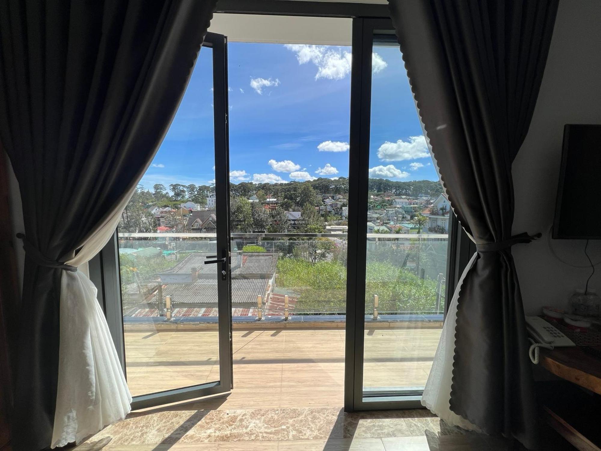 Roha Hotel Далат Экстерьер фото